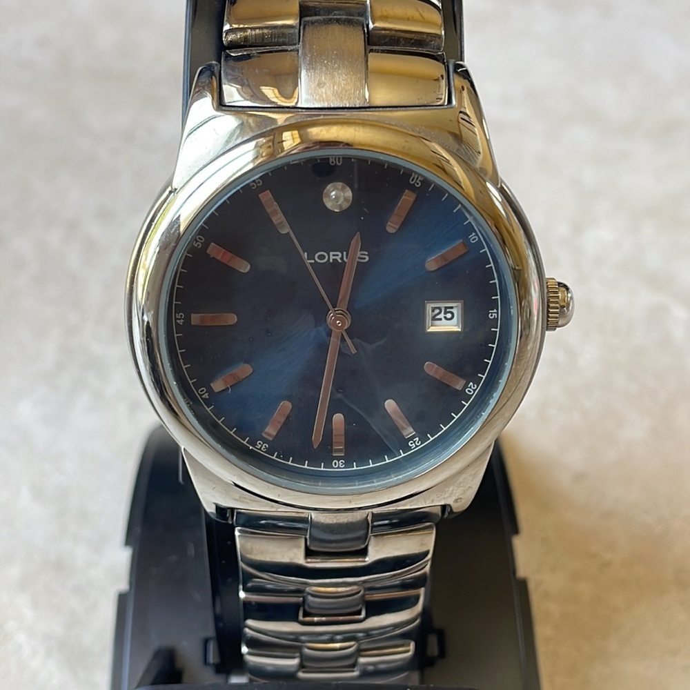 Lorus Men quartz watch